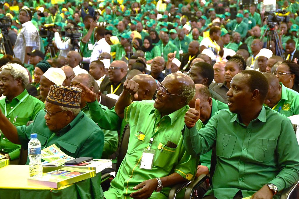 MAKAMU MWENYEKITI WA CCM ZANZIBAR AMBAE NI RAIS DK MWINYI ATOA SHUKRANI