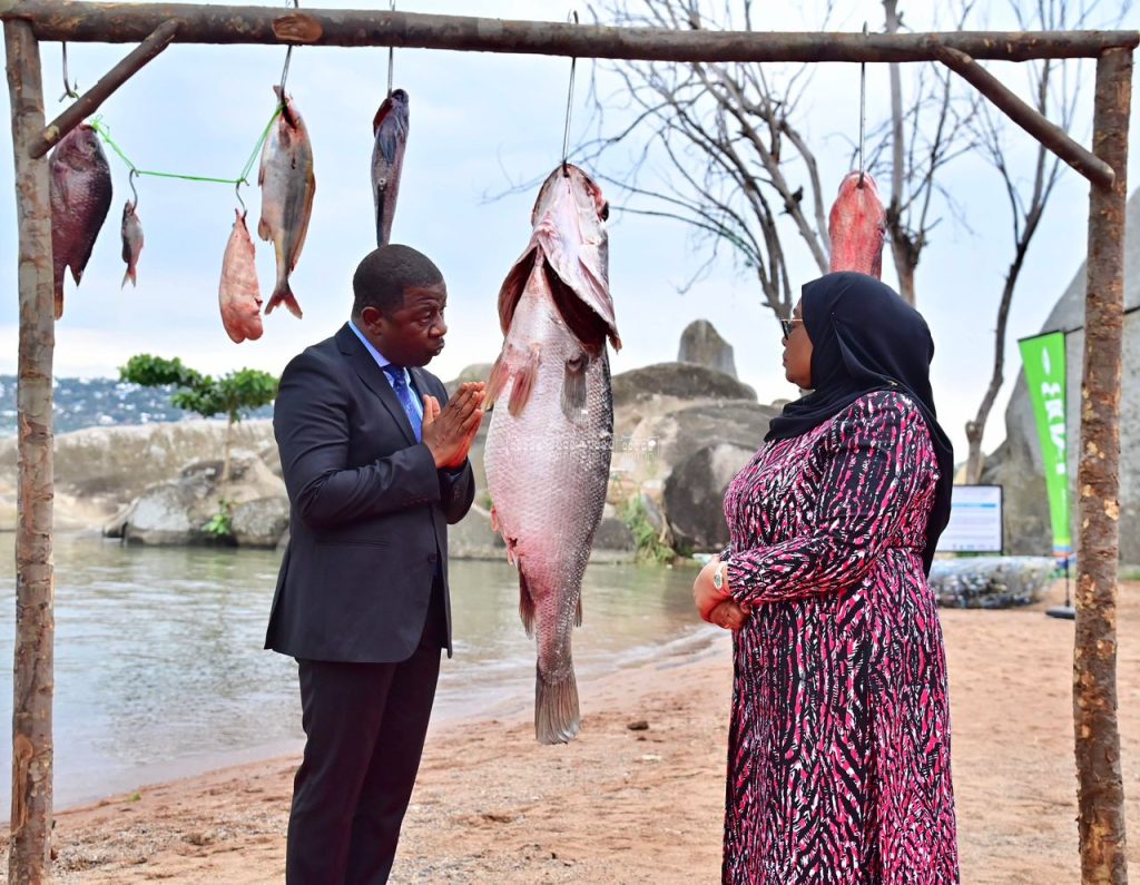 RAIS SAMIA AZINDUA BOTI ZA KISASA ZA UVUVI NA VIZIMBA NA KUKABIDHI KWA