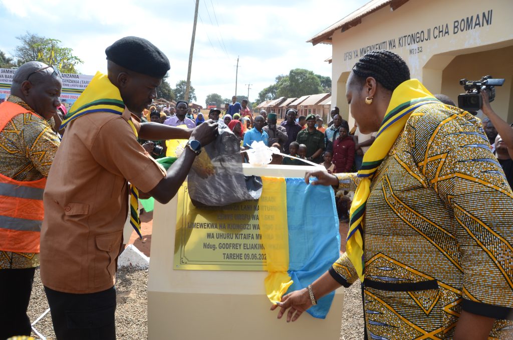 ZAIDI YA MILIONI 889 ZATUMIKA KUJENGA BARABARA ZA LAMI KATIKA MJI WA