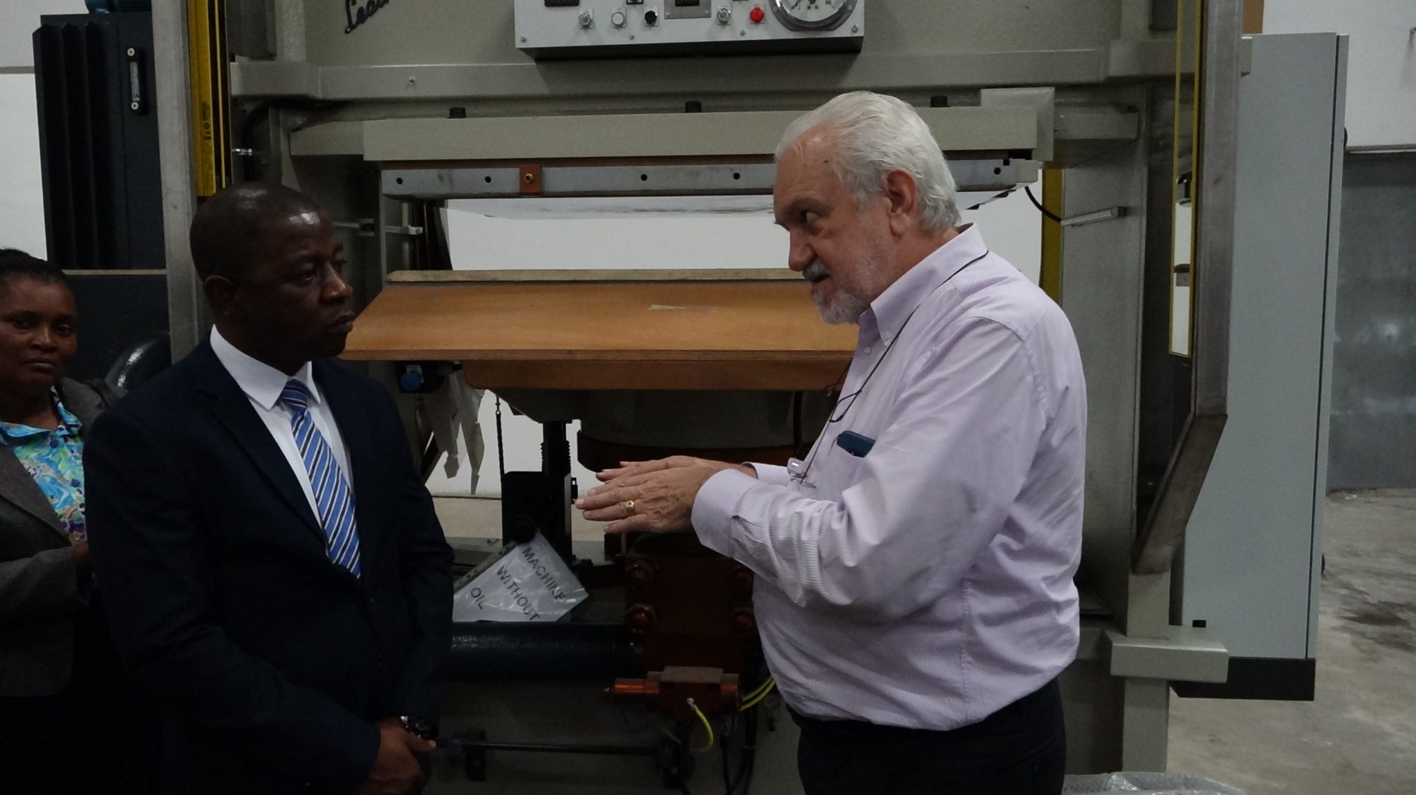 NAIBU WAZIRI ULEGA ASISITIZA UTENGENEZAJI ZAIDI WA BIDHAA ZA NGOZI HAPA