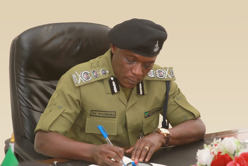 Mkuu wa jeshi la polisi Tanzania , IGP Camillus Wambula amewahamisha baadhi ya makamanda  wa Polisi