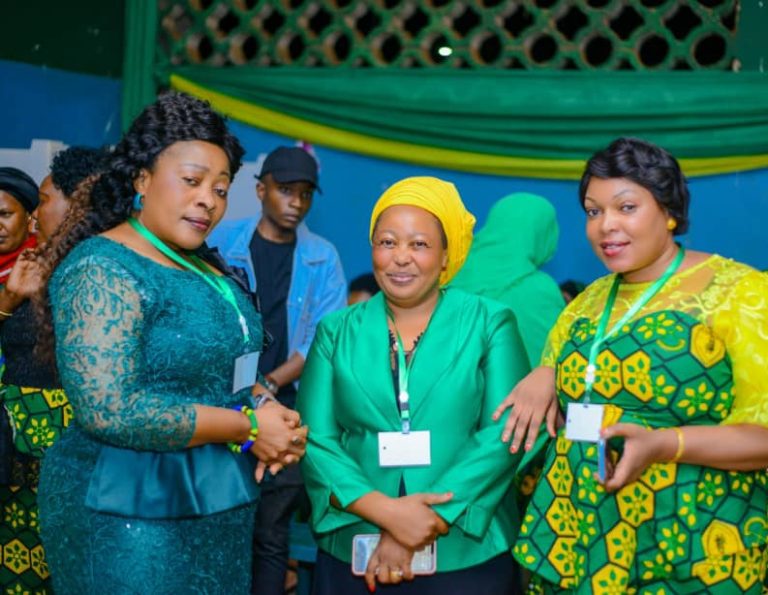 DIGNA NYAKI AWASHUKURU WAJUMBE UWT MANYARA