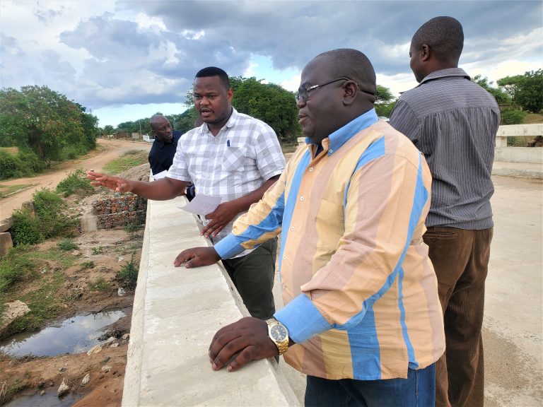 KASEKENYA ATOA MWEZI MMOJA KWA TBA KUKAMILISHA NYUMBA YA JAJI WA SHINYANGA