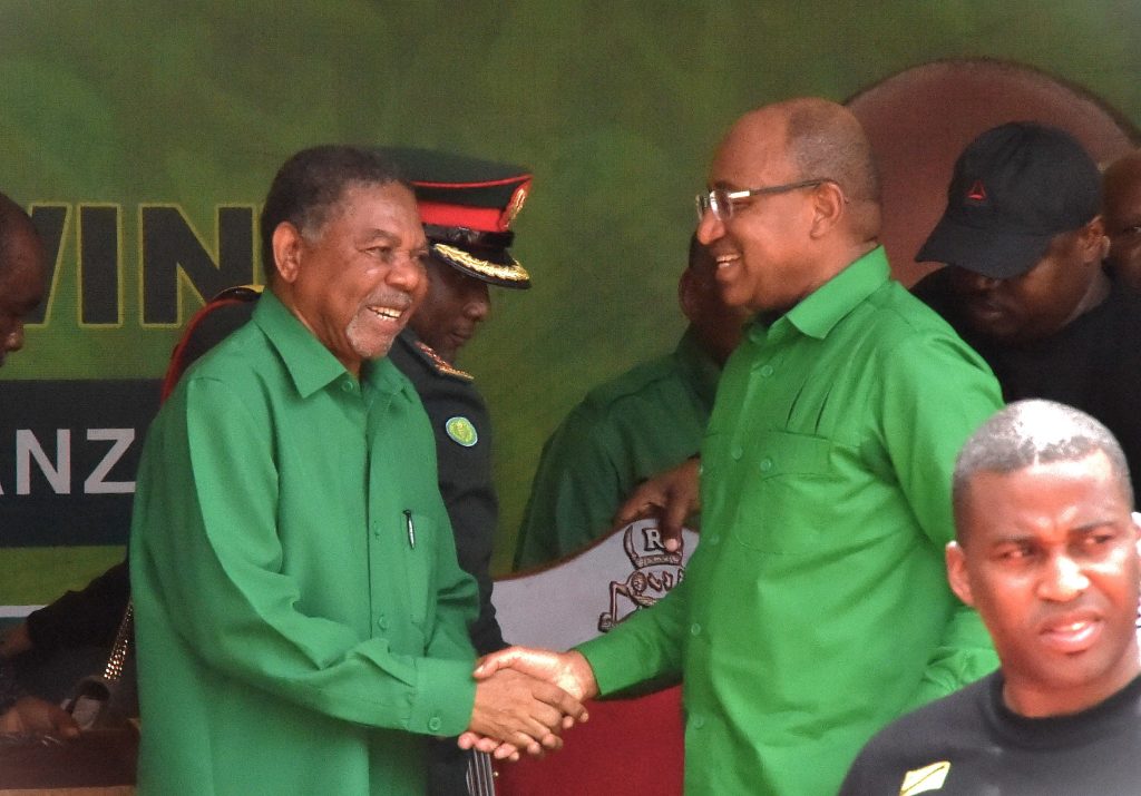MAPOKEZI WA MAKAMU MWENYEKITI WA CCM ZANZIBAR RAIS MWINYI