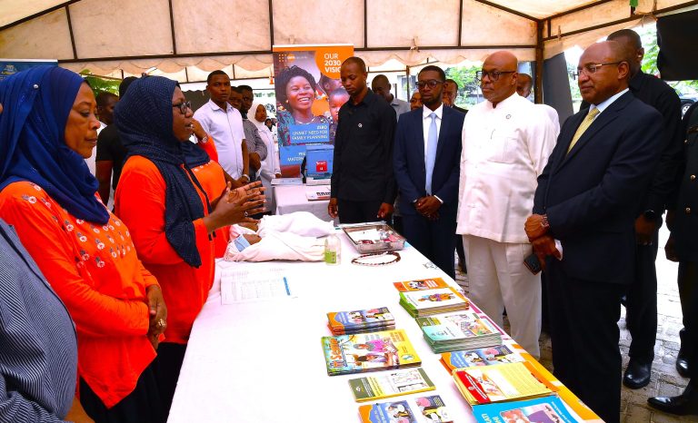 RAIS DKT. MWINYI APONGEZWA NA WAUGUZI KATIKA SHEREHE ZA MIAKA MIWILI YA UONGOZI WAKE KUTIMIZA MIAKA MIWILI