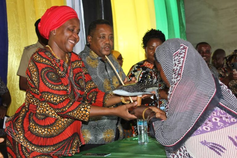 WAZIRI DKT.GWAJIMA AWAASA WANAWAKE KUPAZA SAUTI ILI KUPINGANA NA VITENDO VYA UKATILI