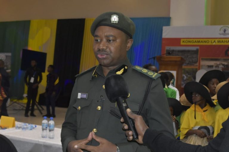 PROF SILAYO AWATAKA WANANCHI KUTUNZA MAZINGIRA.