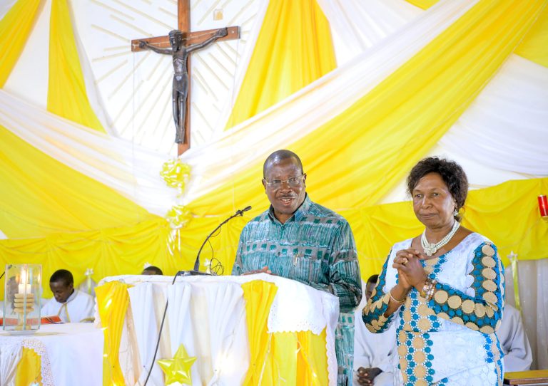 MAKAMU WA RAIS DKT.MPANGO ASHIRIKI IBADA YA MWAKA MPYA