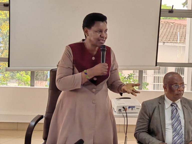 WAZIRI MABULA AJADILIANA NA MKOA WA DAR ES SALAAM KUHUSU MPANGO KABAMBE NA MKAKATI WA KUKWAMUA URASIMISHAJI