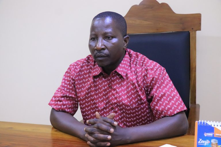 WATUMISHI WAWILI WASIMAMISHWA  KWA KUTOA LUGHA ZISIZOFAA KAZINI  