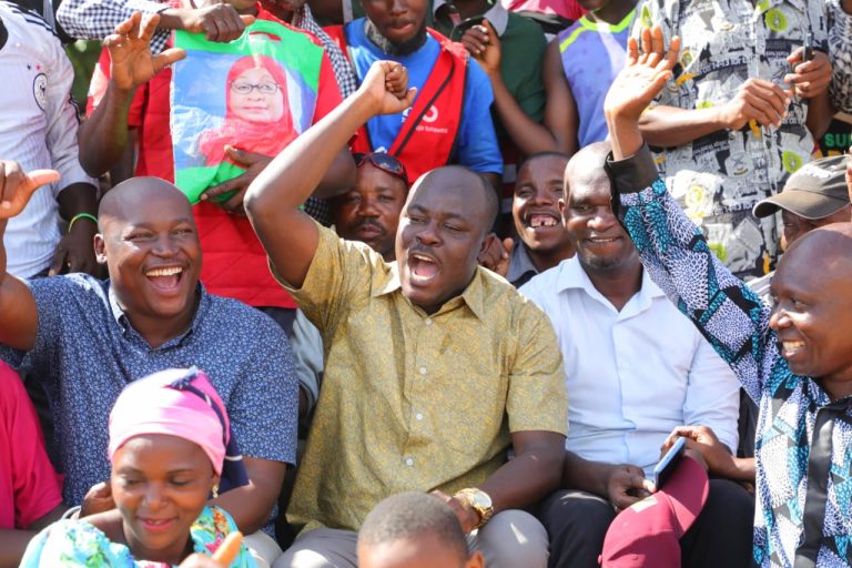WAZIRI AWESO AAGIZA KUPANGIWA KAZI NYINGINE MENEJA WA RUWASA WILAYA YA  KILOSA