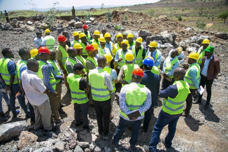 WAZIRI BITEKO ATAKA KAMPUNI ZA MADINI UJENZI KUANDAA MPANGO WA UWAJIBIKAJI KWA JAMII