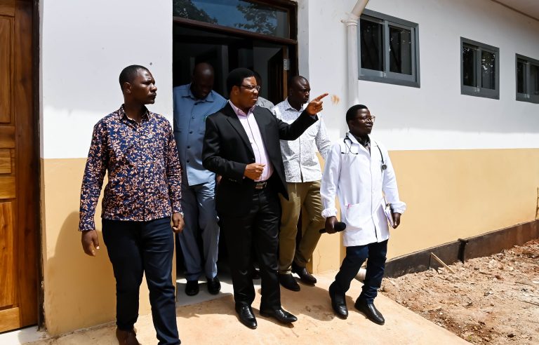 MATUKIO KATIKA PICHA ZIARA YA WAZIRI MKUU MKOA WA RUVUMA