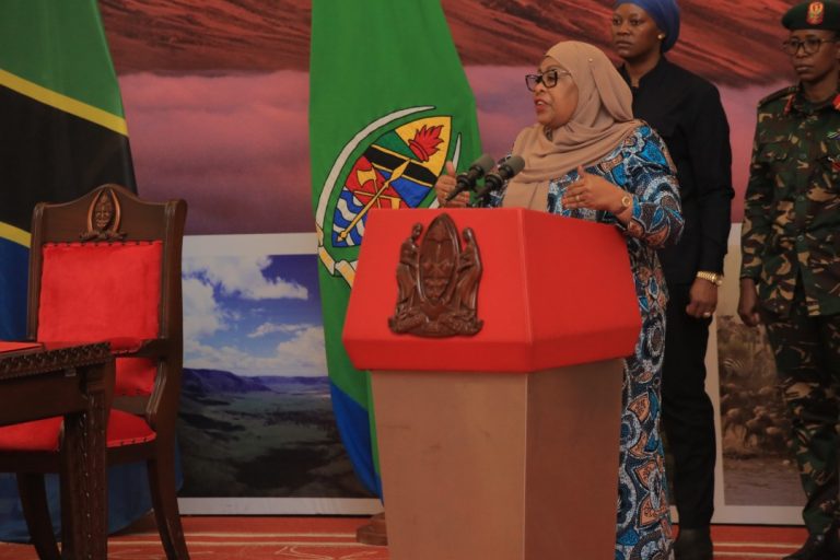 RAIS SAMIA ARUHUSU MIKUTANO YA HADHARA