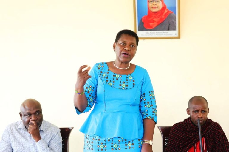 WAZIRI MABULA ATAKA UPANDAJI MITI KWA WANAOMILIKISHWA ARDHI
