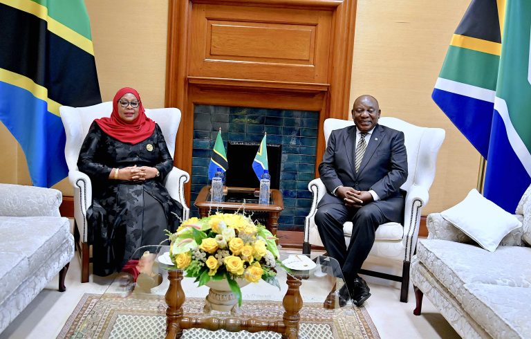 RAIS SAMIA AKUTANA NA KUZUNGUMZA NA RAIS WA AFRIKA KUSINI KATIKA ZIARA YAKE YA KISERIKALI, PRETORIA NCHINI AFRIKA KUSINI
