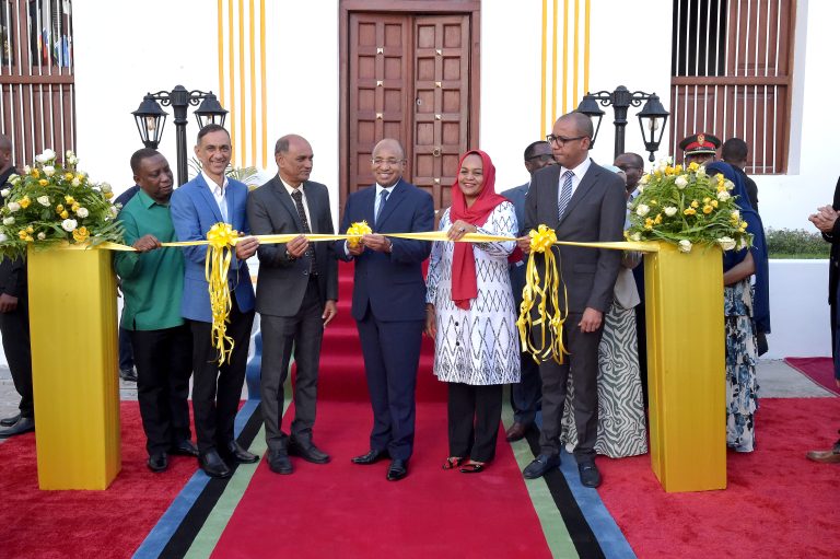 RAIS DKT.HUSSEIN MWINYI AZINDUA JENGO JIPYA LA HOTELI YA TEMBO SHANGANI ZANZIBAR MJI MKONGWE