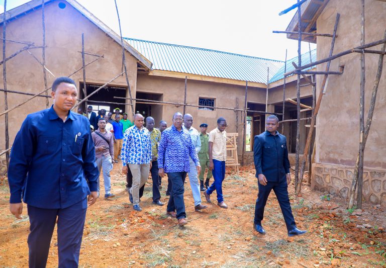 MAKAMU WA RAIS AFANYA UKAGUZI WA MIRADI MBALIMBALI KIGOMA