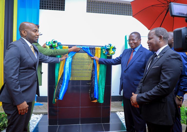 MAKAMU WA RAIS AZINDUA KITUO KIKUU CHA ZIMAMOTO DAR ES SALAM