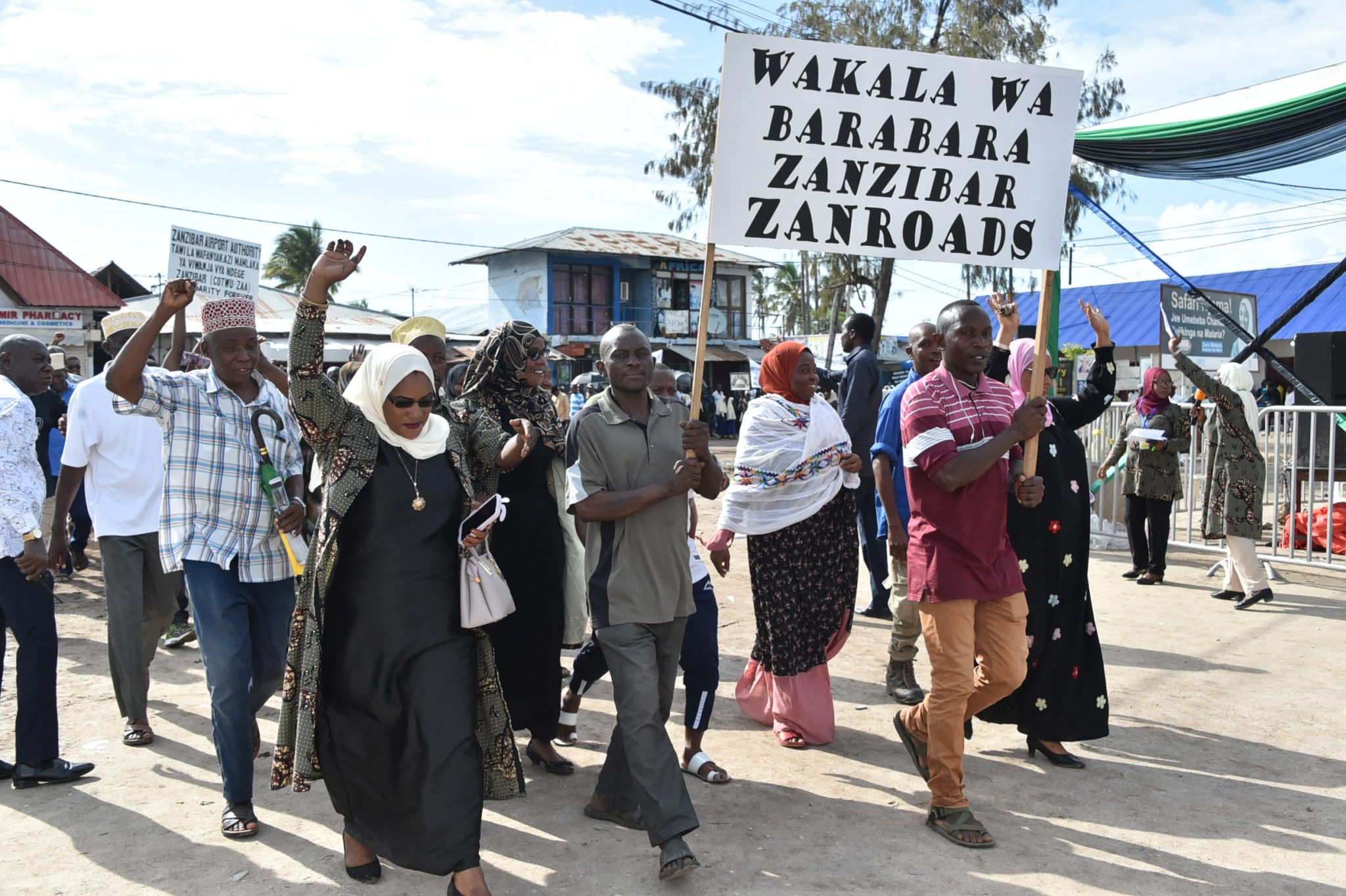 RAIS WA ZANZIBAR DKT. MWINYI AHUTUBIA SIKU YA WAFANYAKAZI DUNIANI MEI ...