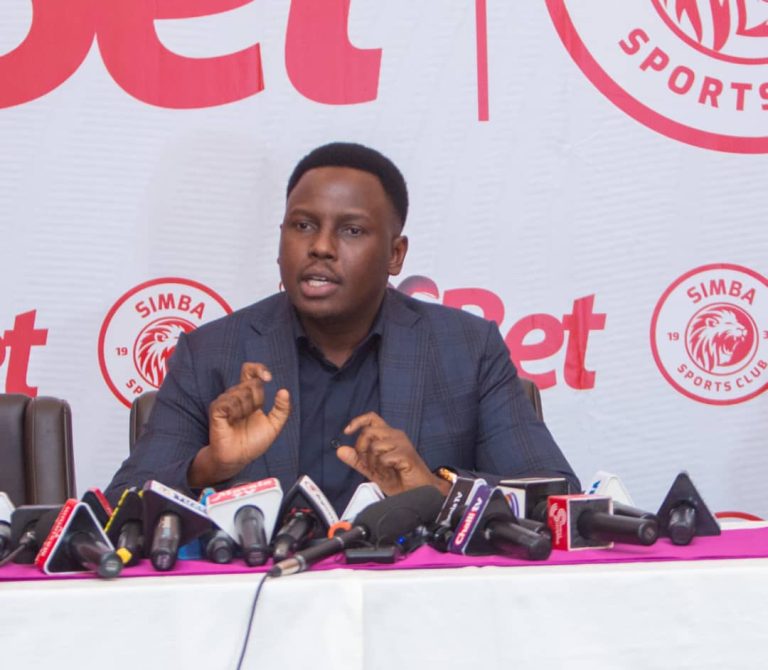 BUKU YAMPA SHABIKI WA YANGA NA MAN U MAMILIONI YA M-BET
