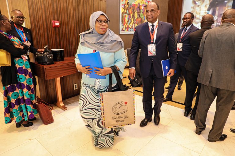 MKUTANO WA 43 WA SADC WAFANYIKA LUANDA, ANGOLA