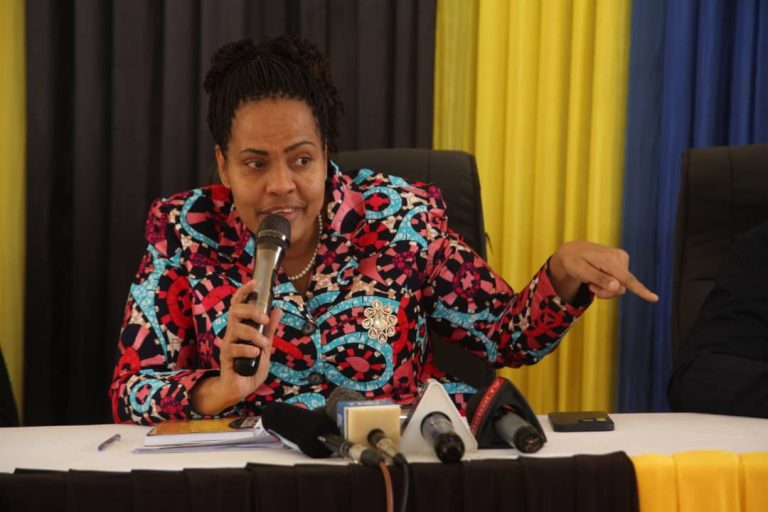 WAZIRI KAIRUKI ATAKA WAWEKAHAZINA HALMASHAURI NCHINI KUFUNGA HESABU KWA KUJIBU HOJA ZA CAG