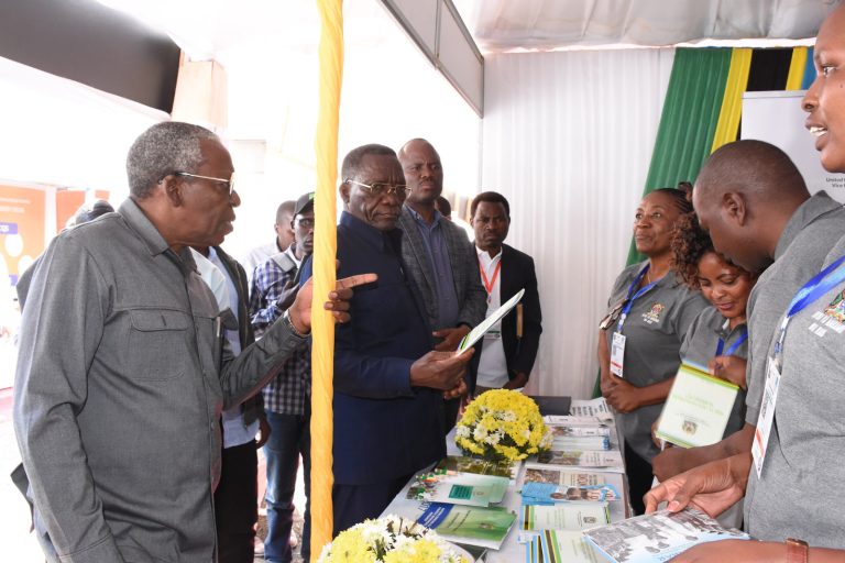 WAZIRI MKUU MSTAAFU MIZENGO PINDA AHIMIZA ELIMU YA BIASHARA YA KABONI