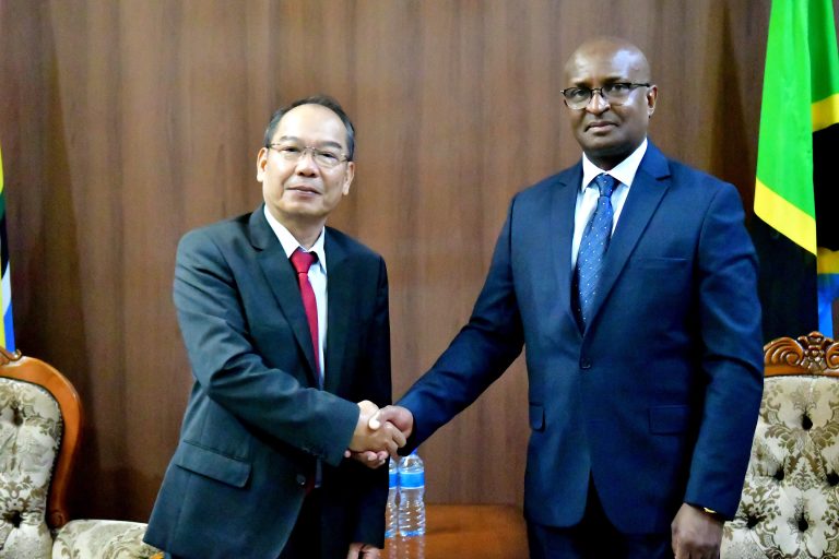 DKT. SHELUKINDO AKUTANA KWA MAZUNGUMZO NA BALOZI WA VIETNAM