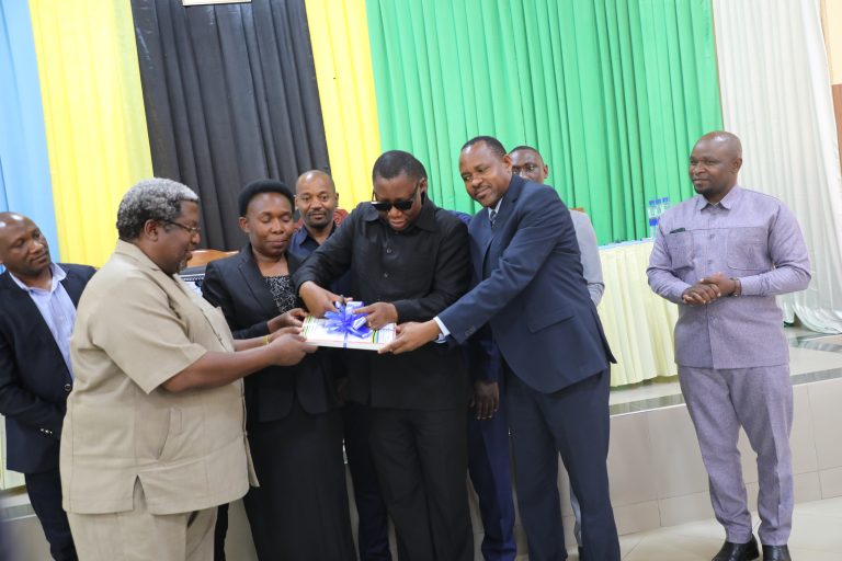 SERIKALI KUWAJENGEA UWESO WAKUFUNZI VYUO VY MAENDELEO YA JAMII
