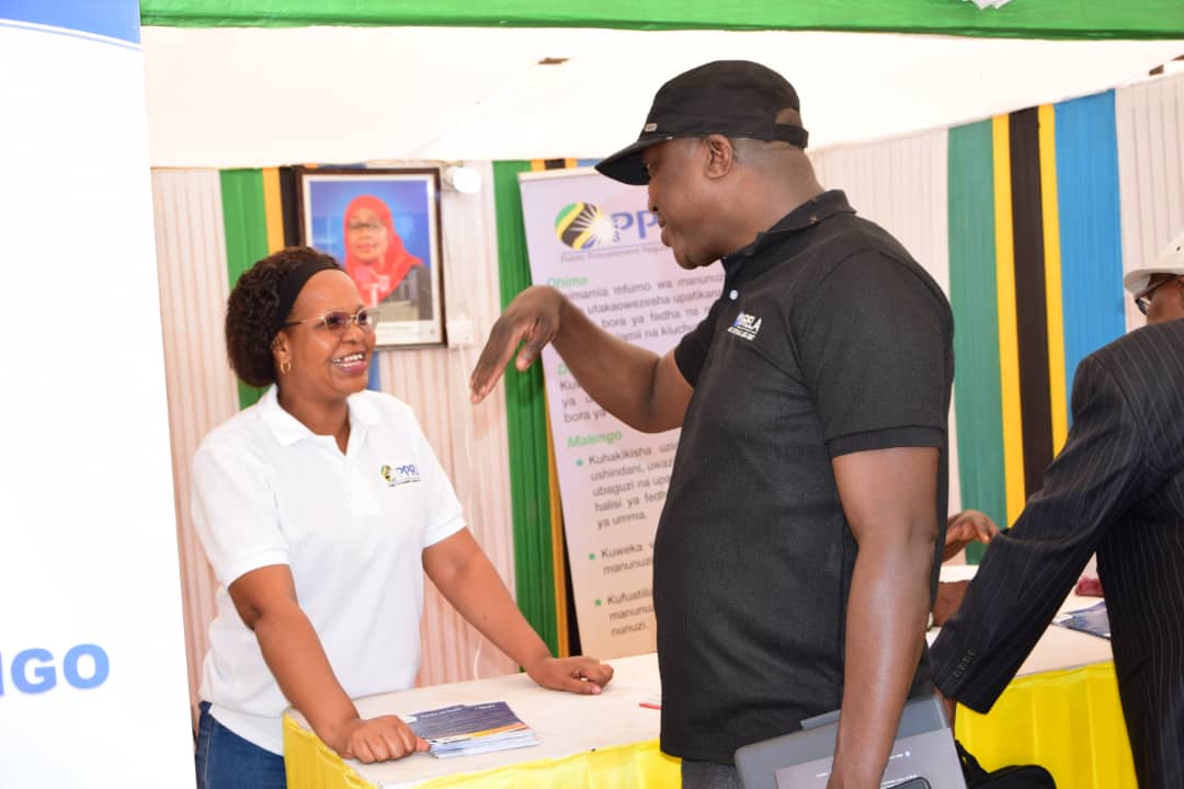 AFISA MTENDAJI MKUU BRELA ATEMBELEA MAONESHO YA WIKI YA VIJANA MANYARA AFISA MTENDAJI MKUU BRELA ATEMBELEA MAONESHO YA WIKI YA VIJANA MANYARA