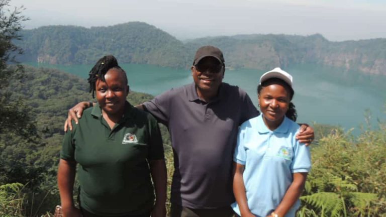 DC RUNGWE AONGOZA KAMATI YA ULINZI NA USALAMA KUKAGUA SHUGHULI ZA USIMAMIZI WA ZIWA NGOSI