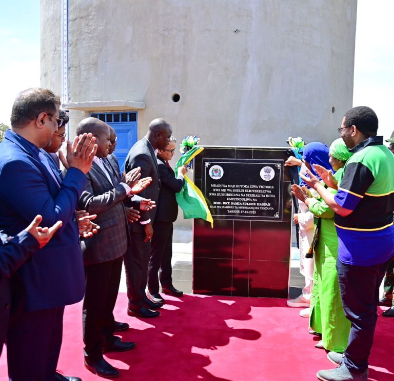 RAIS DKT. SAMIA AZINDUA MRADI WA MAJI YA ZIWA VICTORIA KATIKA MJI WA SHELUI SINGIDA