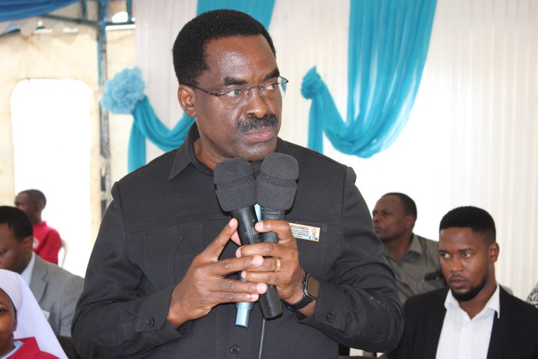 DAKTARI ATAJA MBINU YA KULINDA MACHO KWA WANAOTUMIA ‘KOMPYUTA’ MUDA MREFU