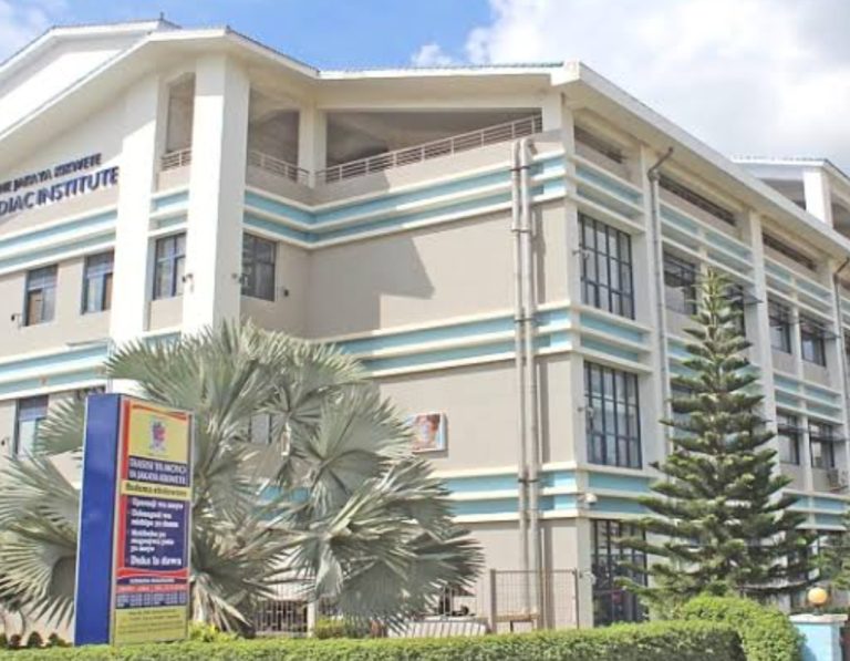 JKCI YAWAPELEKA WATAALAM WAKE INDIA KUJIFUNZA UPASUAJI VALVU BILA KUFUNGUA KIFUA