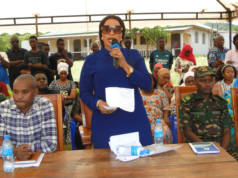 DC MGENI AUTAKA UONGOZI WA HALMASHAURI YA SAME KUTOA KIPAUMBELE KWA VIJANA WALIOPITIA MGAMBO