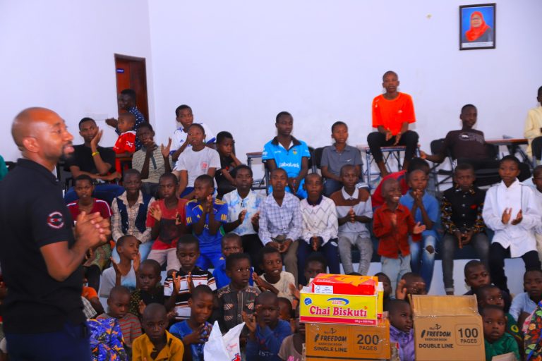 SIKUKUU BILA MAMA, BABA, NDUGU HAINOGI TEMBELEENI WATOTO MAKAONI