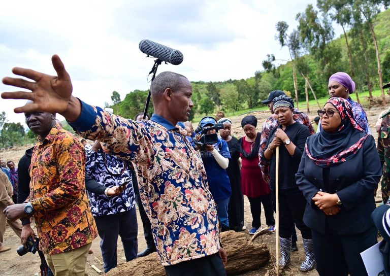 RAIS DOKTA SAMIA ATEMBELEA WANANCHI WA HANANG ASISITIZA SERIKALI IPO PAMOJA NAO
