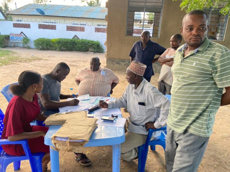 TANROADS PWANI YAFANYA TATHMINI YA FIDIA ,KWA WANAOPITIWA NA UJENZI WA BARABARA MAKOFIA- MANEROMANGO