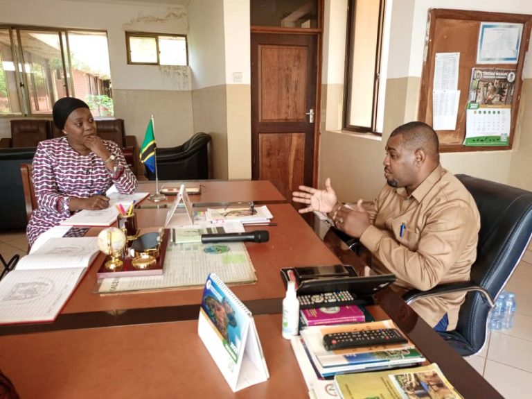 MBUNGE DR ALICE KAIJAGE AWATAKA WAKURUGENZI KULIPA POSHO WATENDAJI 