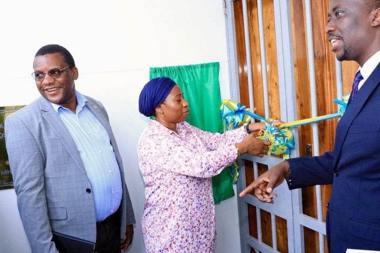 HOSPITALI YA MOUNT MERU YAPONGEZWA KWA UTOAJI WA HUDUMA BORA ZA AFYA