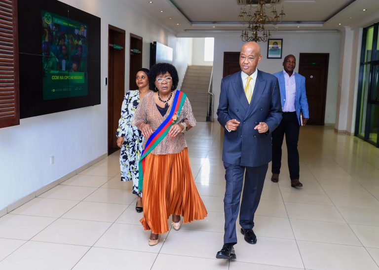 KINANA AKUTANA NA KATIBU MKUU WA CHAMA CHA SWAPO