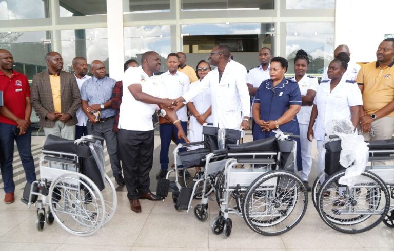 HAZINA SACOSS YAKABIDHI VITI MWENDO 15 HOSPITALI YA BENJAMIN MKAPA