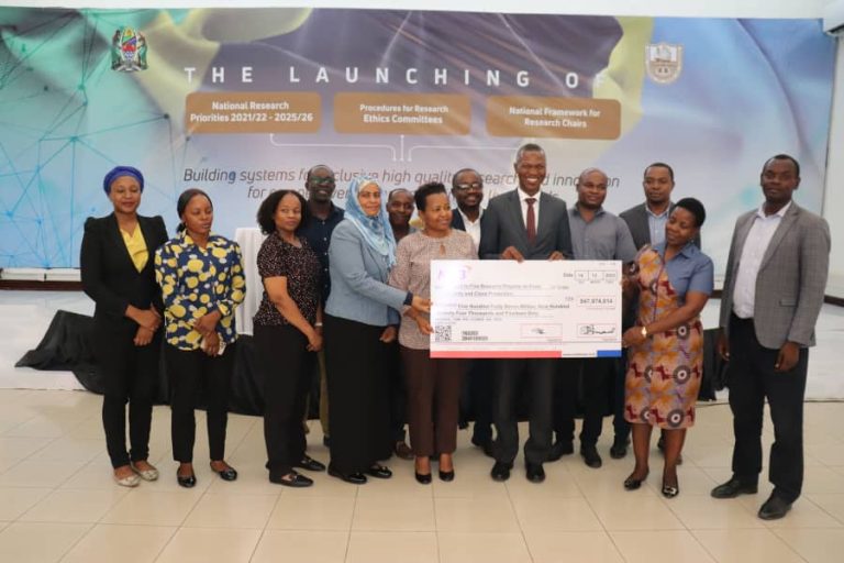 ZARI KULITAFITI ZAO LA KARAFUU KWA FEDHA ZILIZOTOLEWA NA COSTECH