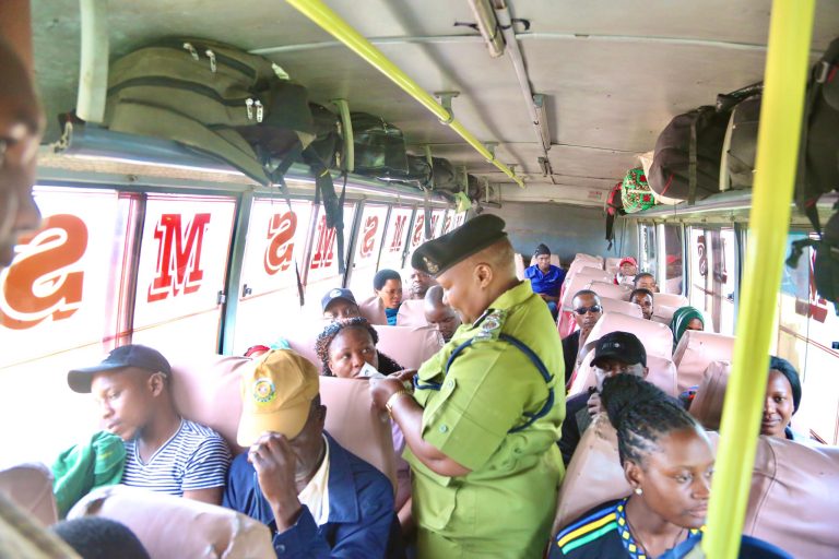DEREVA MMOJA AFUTIWA LESENI NA WAWILI MBARONI