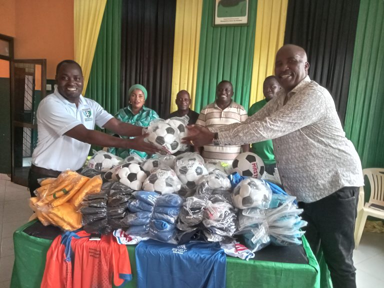 MBUNGE KOKA AKABIDHI VIFAA VYA MICHEZO KWA KIBAFA MICHUANO YA VIJANA UNDER 25