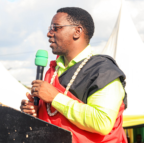 MAKONDA AAHIDI KUMSAIDIA MAMA ALIYEPOTELEWA NA KIJANA WAKE ISSA HAMIS ISSA
