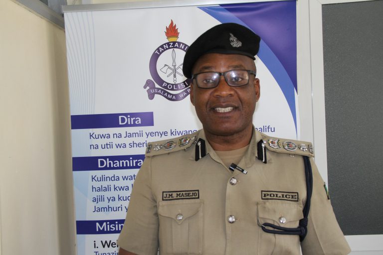 ALIYE MUUA MTOTO WAKE WA MIAKA MITATU MBARONI.