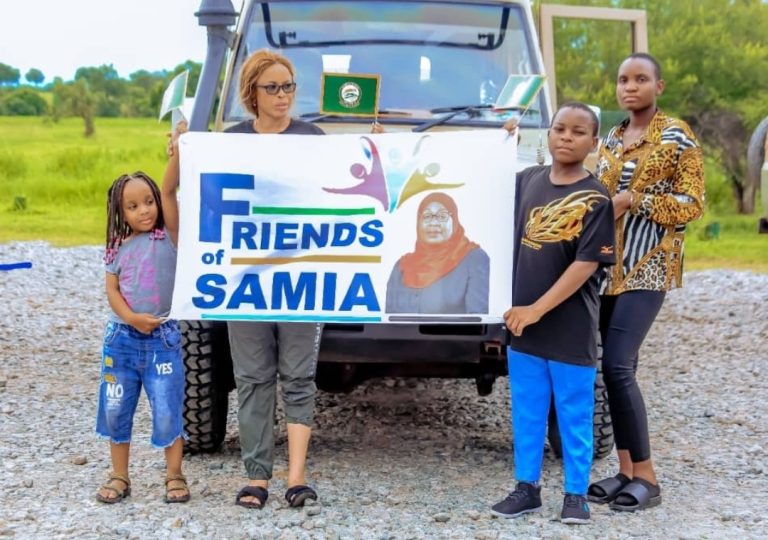 MARAFIKI WA RAIS SAMIA WATEMBELEA HIFADHI  YA MIKUMI
