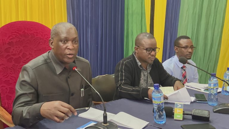 RC RUVUMA ASIKILIZA KERO ZA WAJASIRIAMALI WADOGO